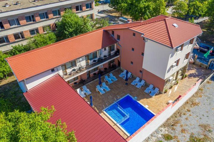 Family Hotel Preslav المظهر الخارجي الصورة