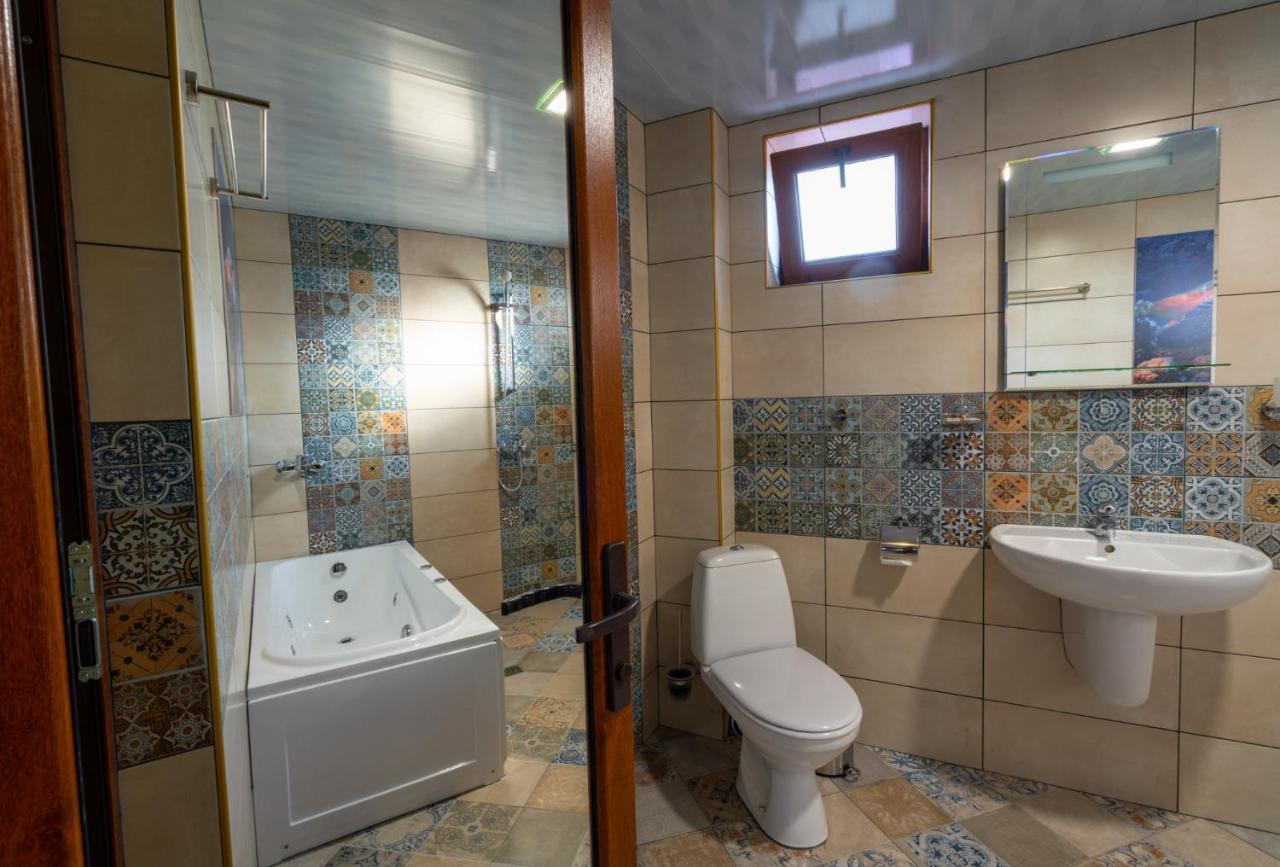 Family Hotel Preslav المظهر الخارجي الصورة